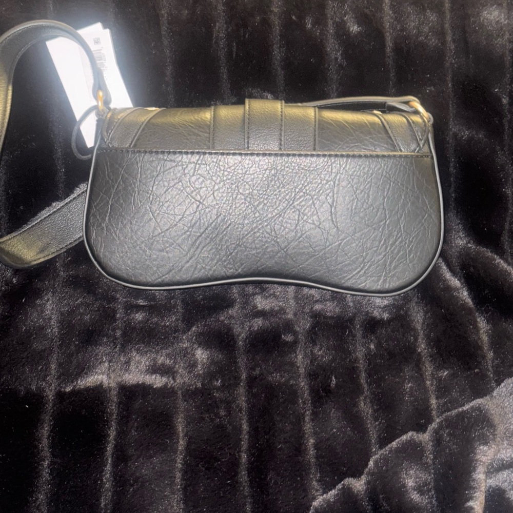 Jessica Simpson Black Leather Shoulder Bag with Flap Closure